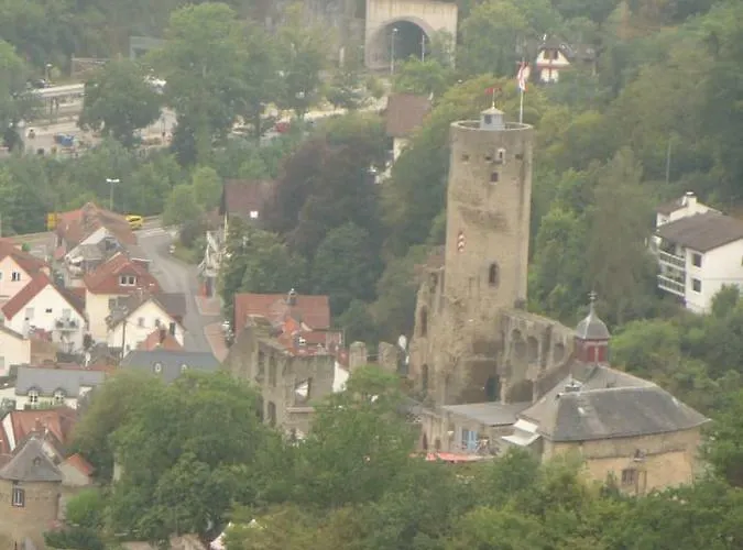 Waldallee - * Eppstein